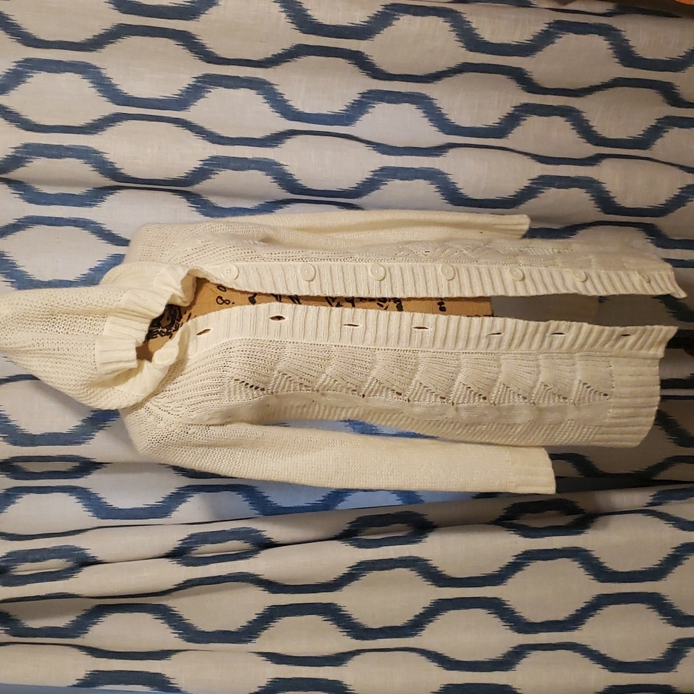 Old Navy White Med Sweater